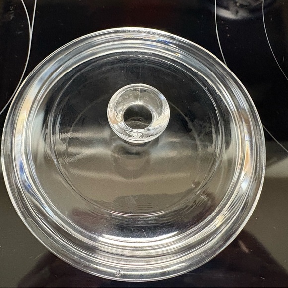 Vintage CorningWare P-82-B 1.5 pint saucepan or skillet with lid - Picture 10 of 11